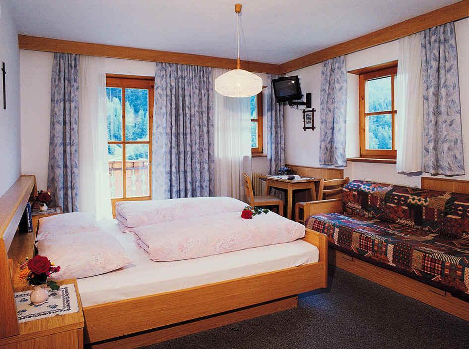 Gasthof Mittermuehl Funes  Δωμάτιο φωτογραφία